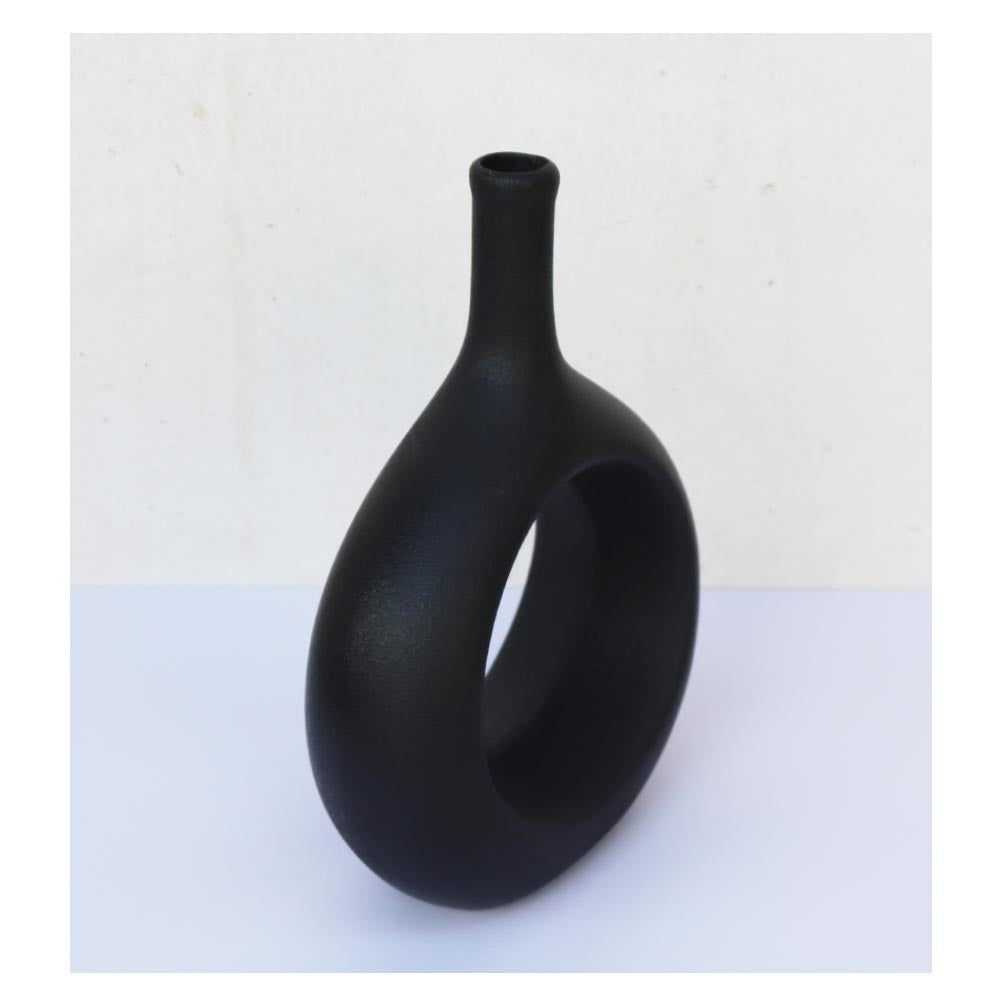 リングベース おしゃれなドーナツ型花瓶 北欧風インテリアに合う花器 一輪挿し 陶器製 フラワーベース ブラック 製品サイズ:約17x24x7cm