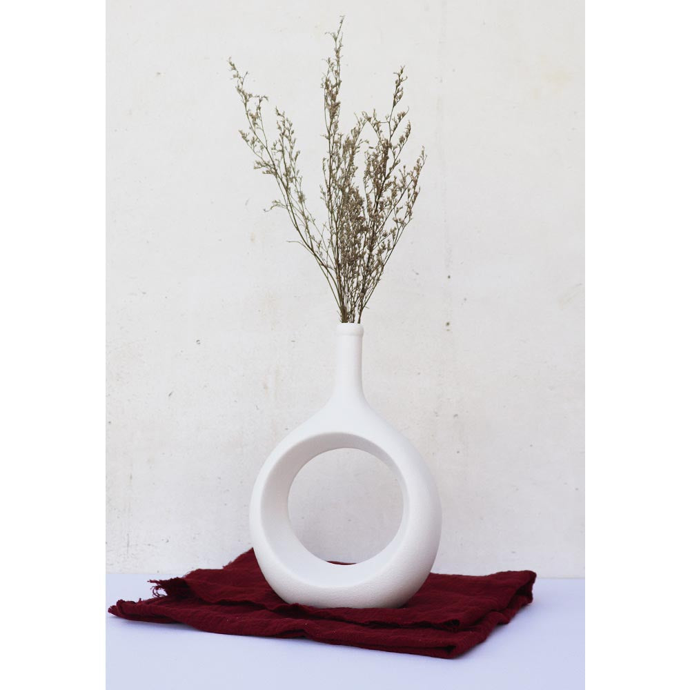 リングベース おしゃれなドーナツ型花瓶 北欧風インテリアに合う花器 一輪挿し 陶器製 フラワーベース ホワイト 製品サイズ:約17x24x7cm