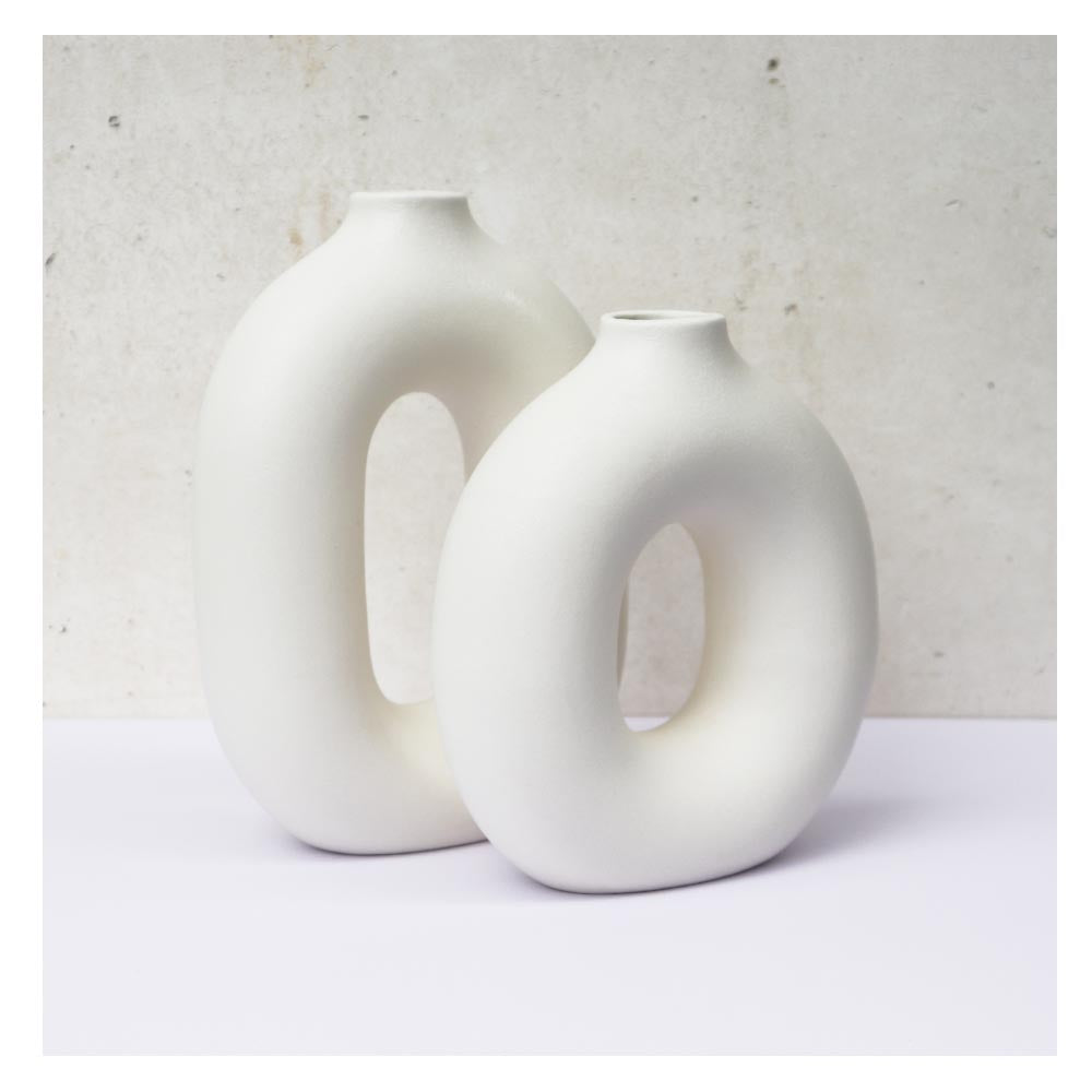 リングベース おしゃれなドーナツ型花瓶 北欧風インテリアに合う花器 一輪挿し 陶器製 シンプル&スタイリッシュ フラワーベース ホワイト 高さ約23cm