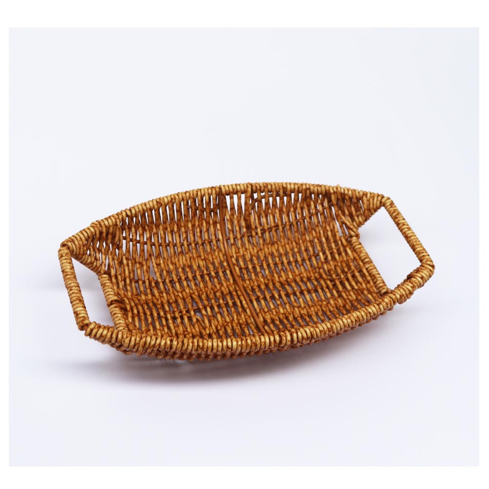 かご　ざる　バスケット　藤編み風（プラスチック製）　フルーツバスケット　自然な風合いの色　ディスプレイ　トレー　皿　インテリア　取っ手付き 製品寸法：26ｘ17ｘ5cm