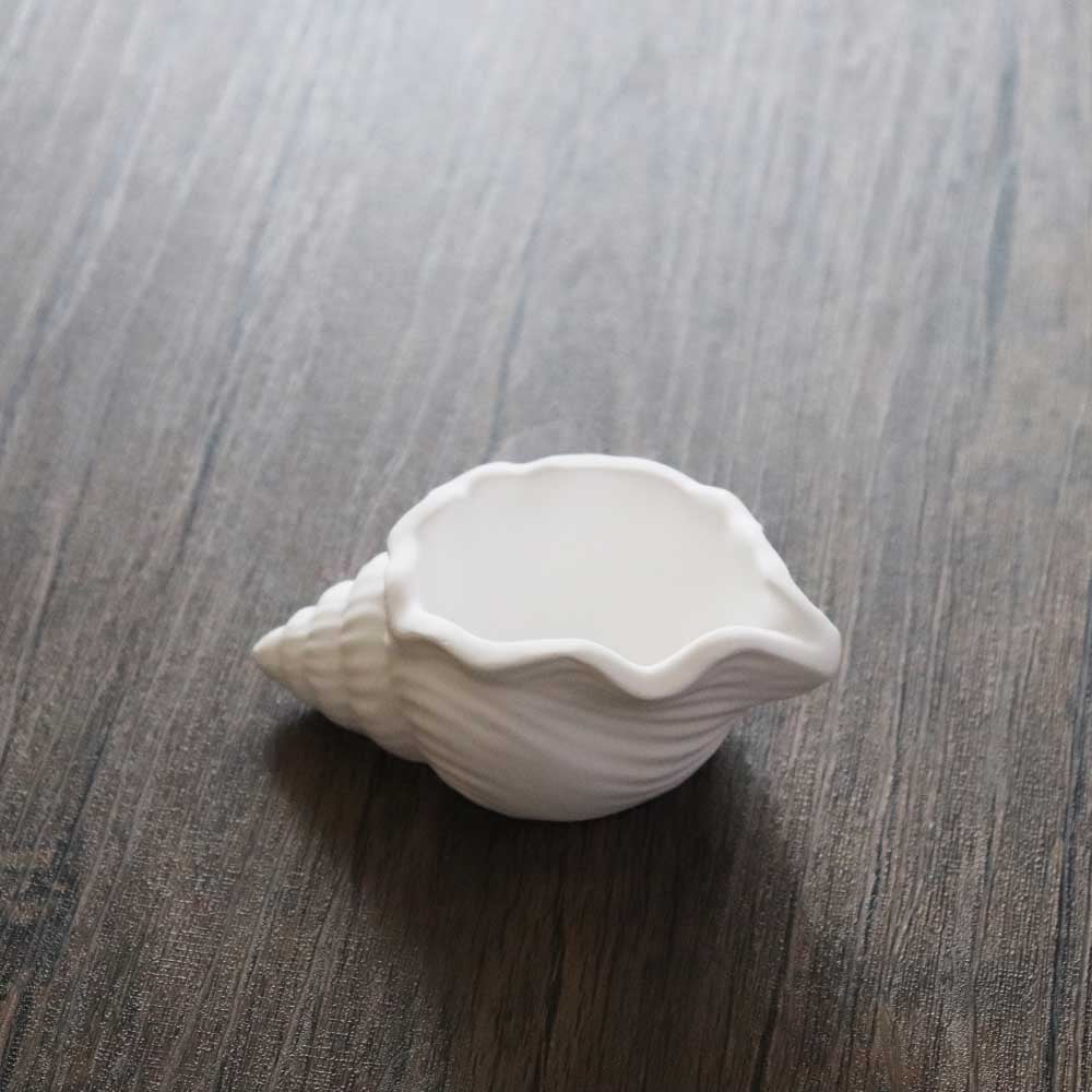 石膏風トレー　巻貝型　小皿　撮影用小道具　北欧風　ディスプレイ　インテリア小物　撮影小物 製品寸法：約11ｘ6ｘ4.5cm